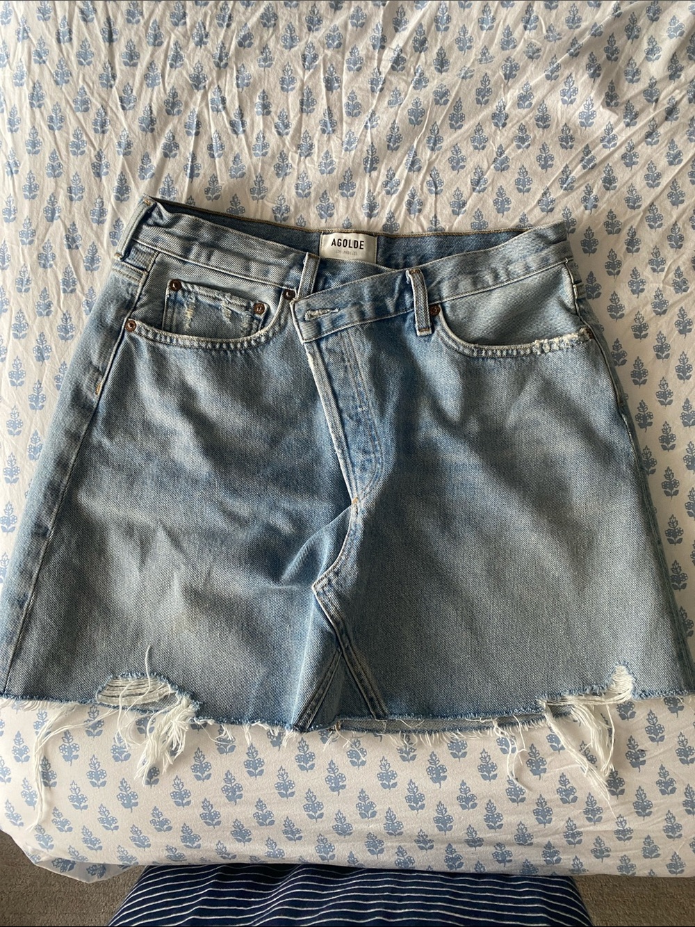 Agolde Criss Cross Light Blue Distressed Denim Mini Skirt 30